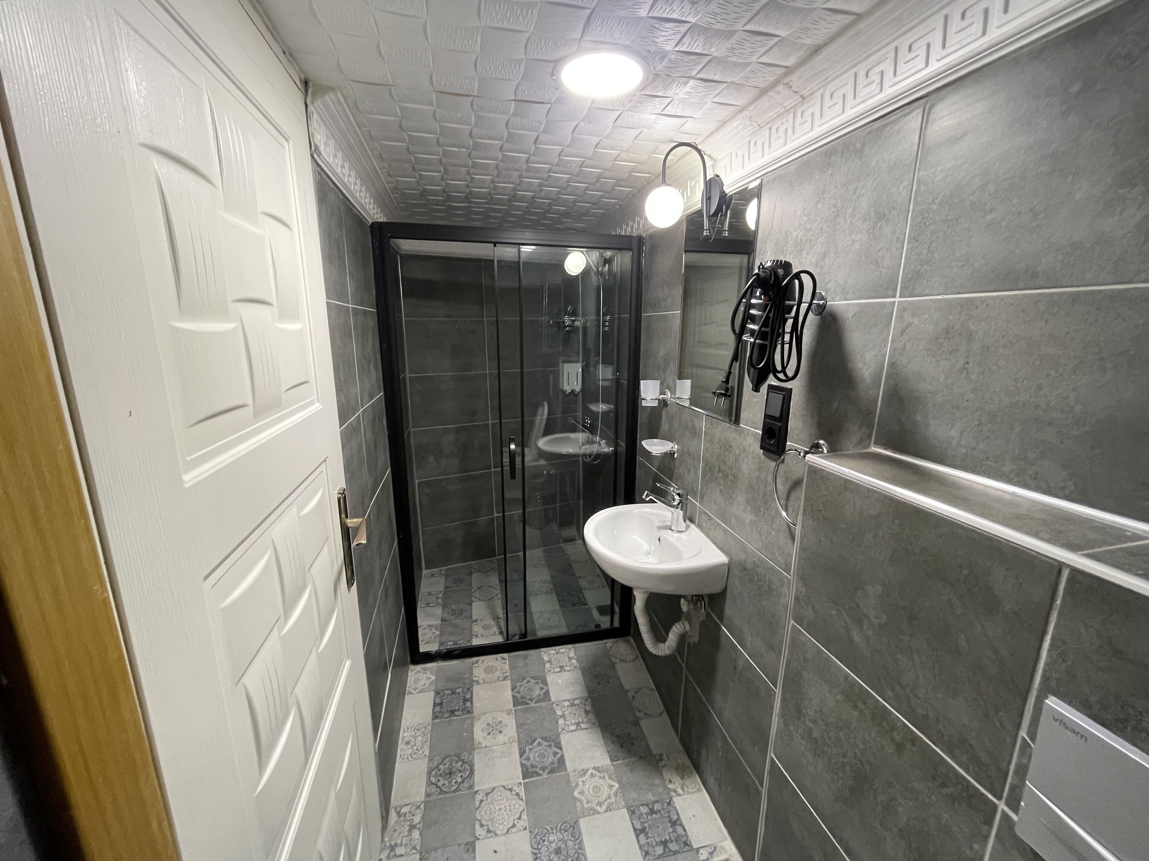 Golden Metro Boutique