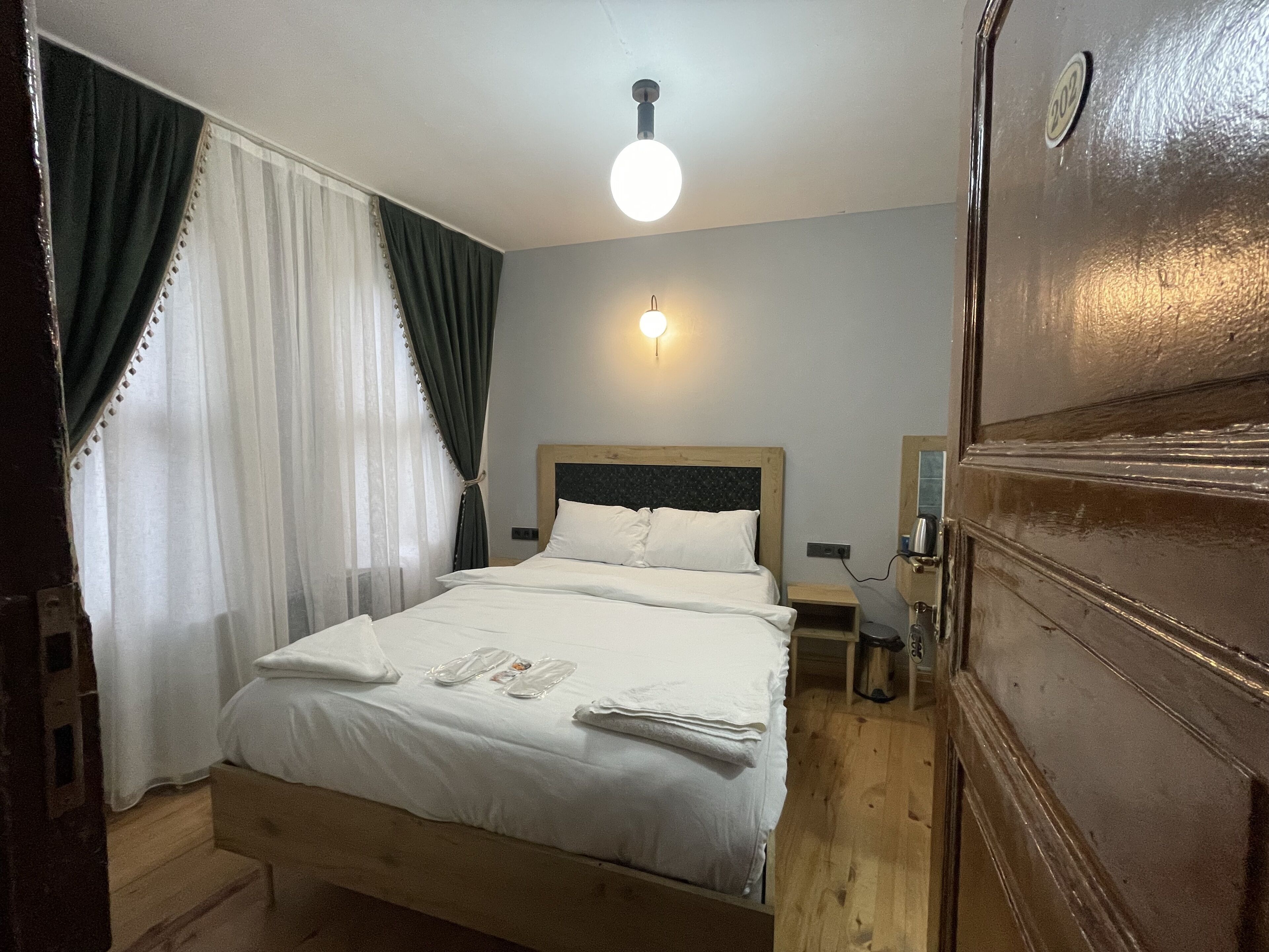 Golden Metro Boutique