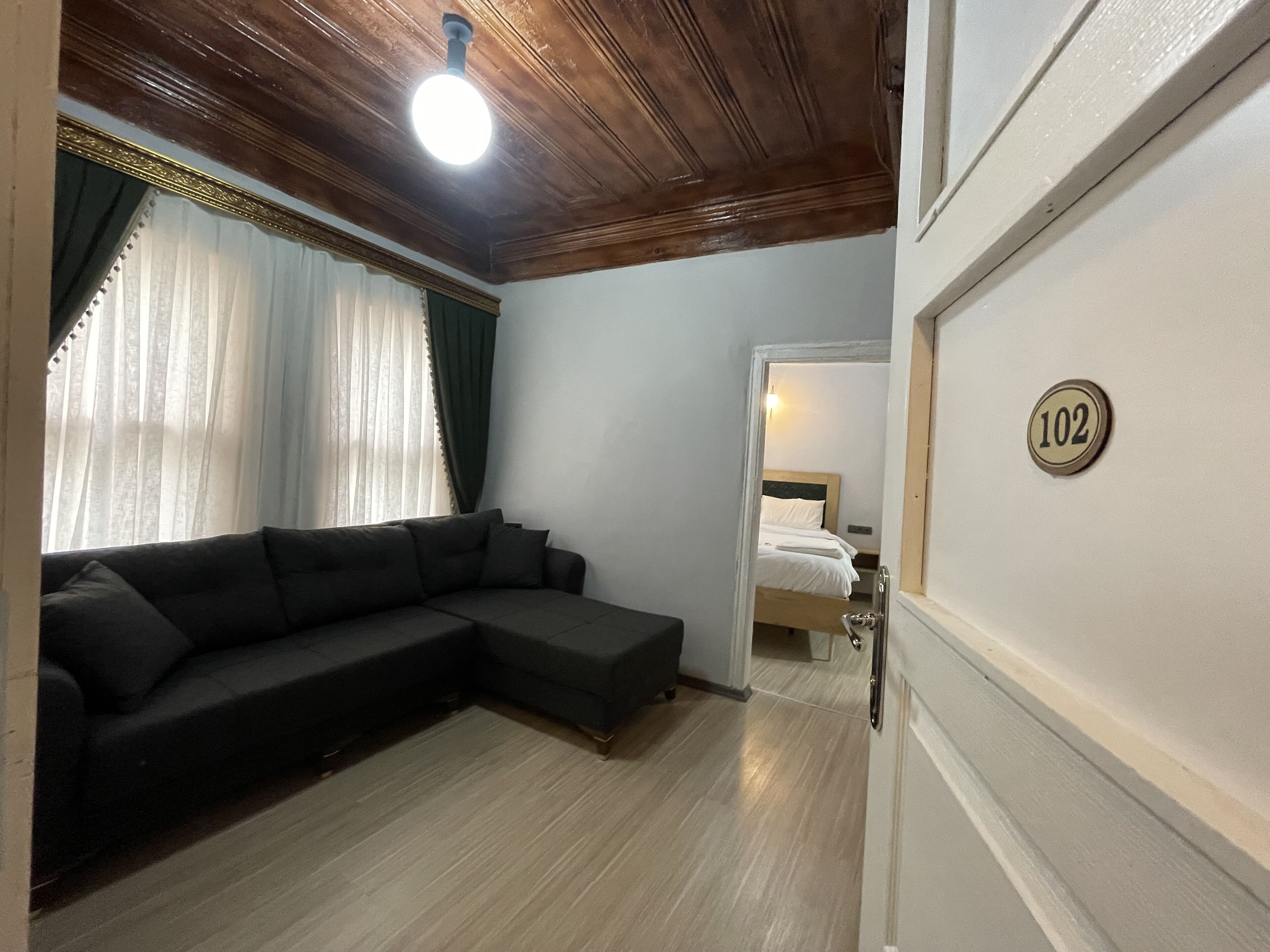 Golden Metro Boutique