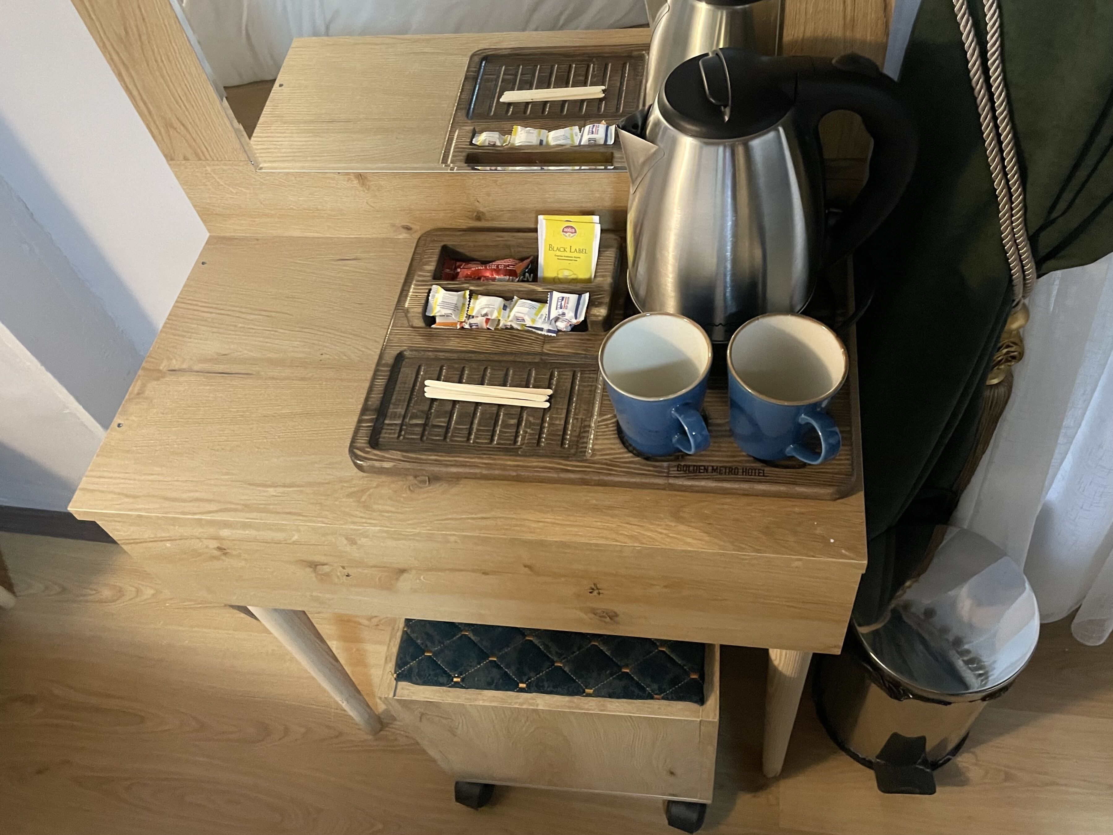 Golden Metro Boutique