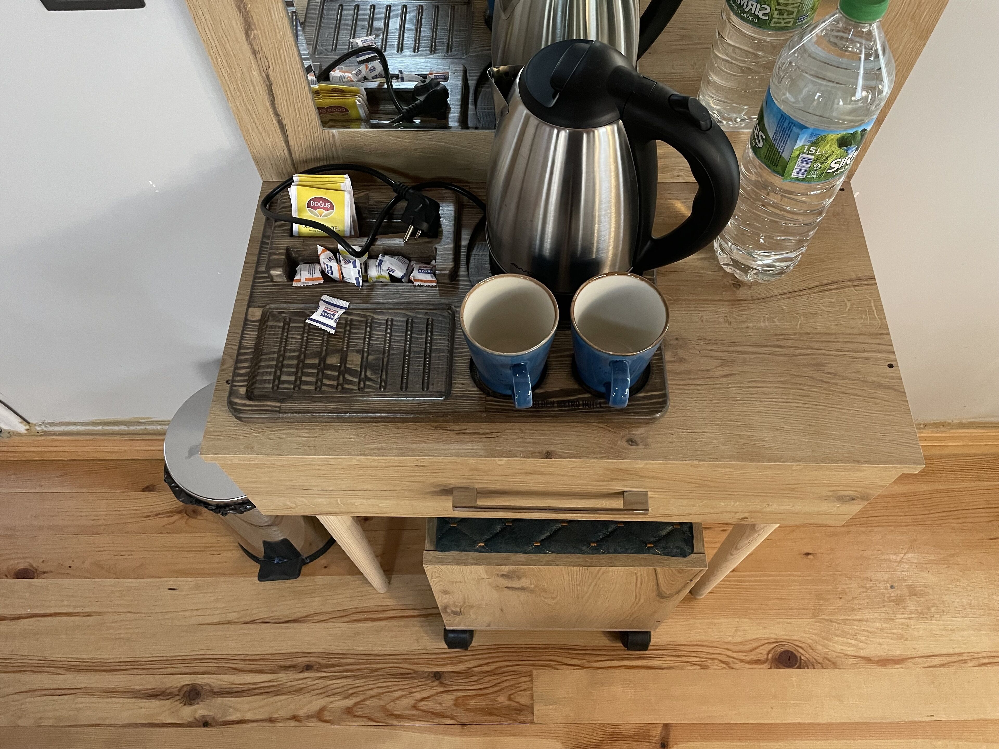 Golden Metro Boutique