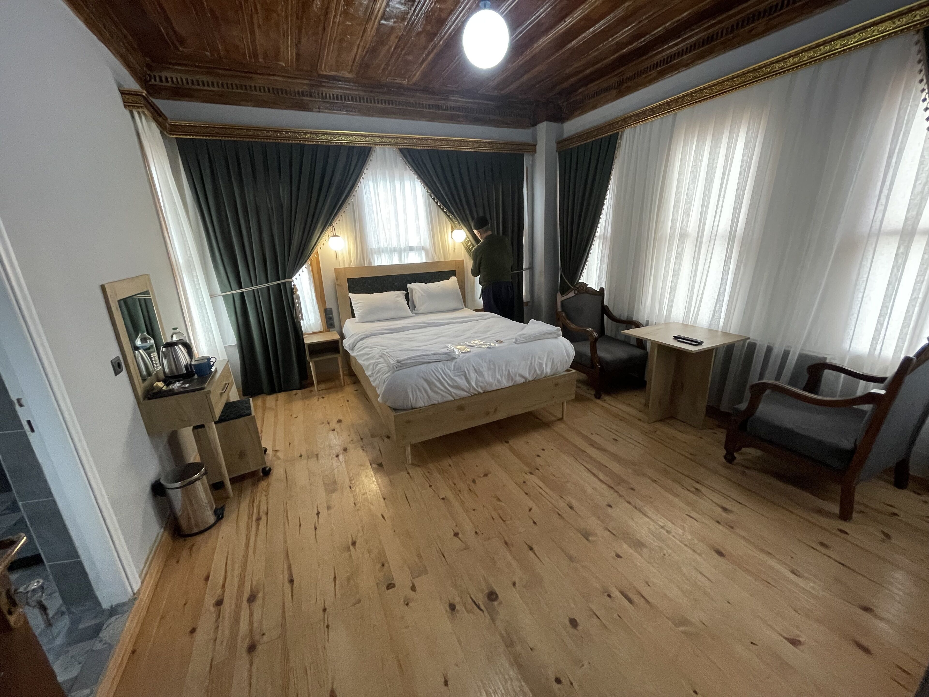 Golden Metro Boutique