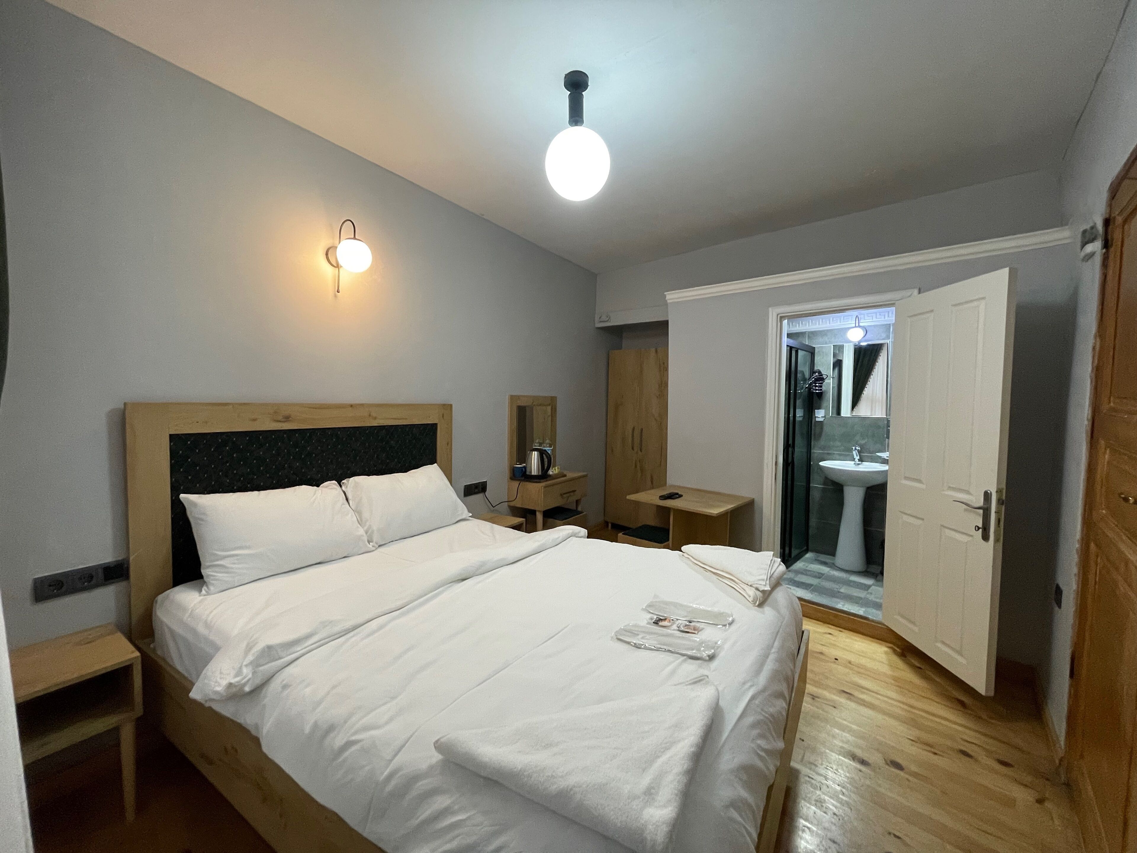 Golden Metro Boutique