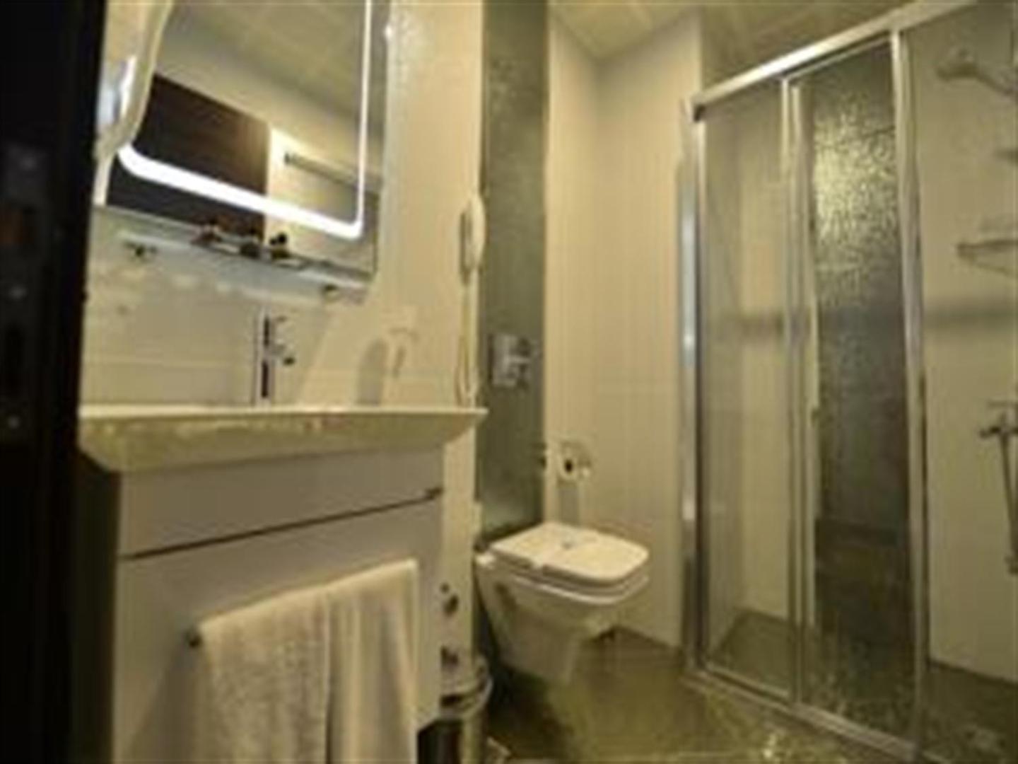 Golden Siyav Hotel