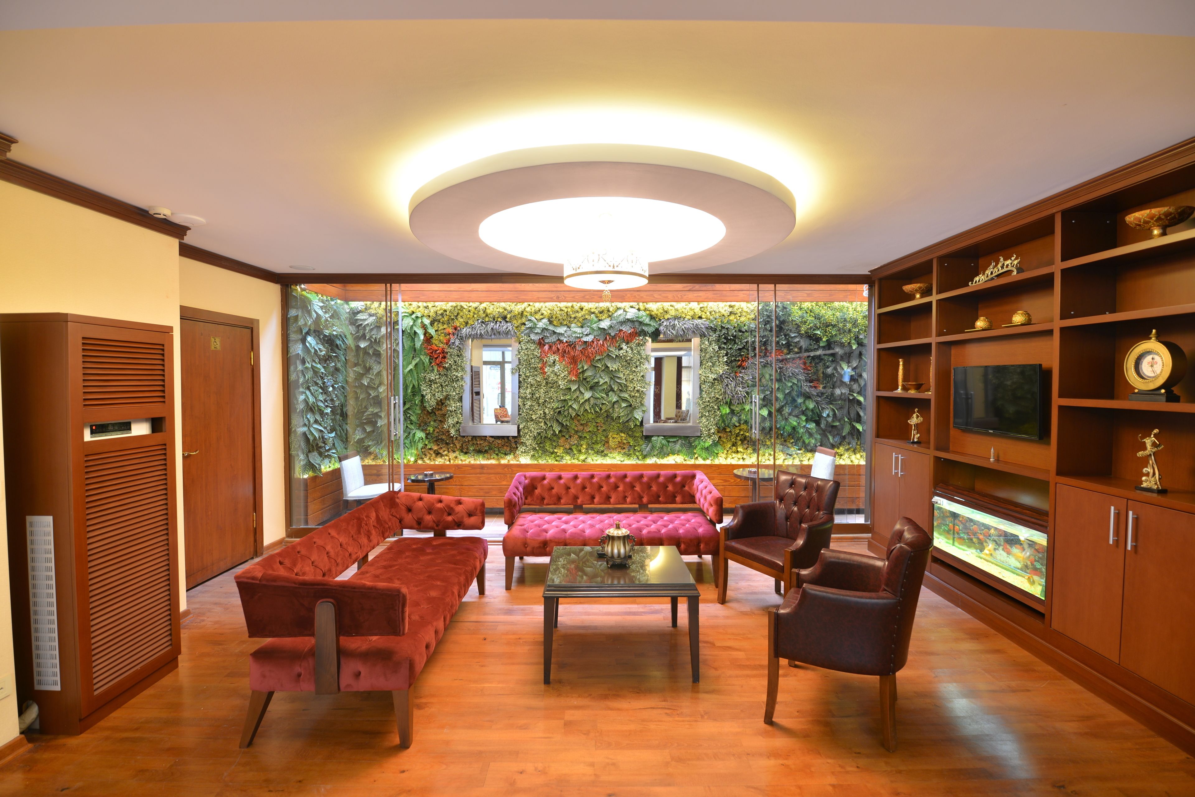 Golden Siyav Hotel
