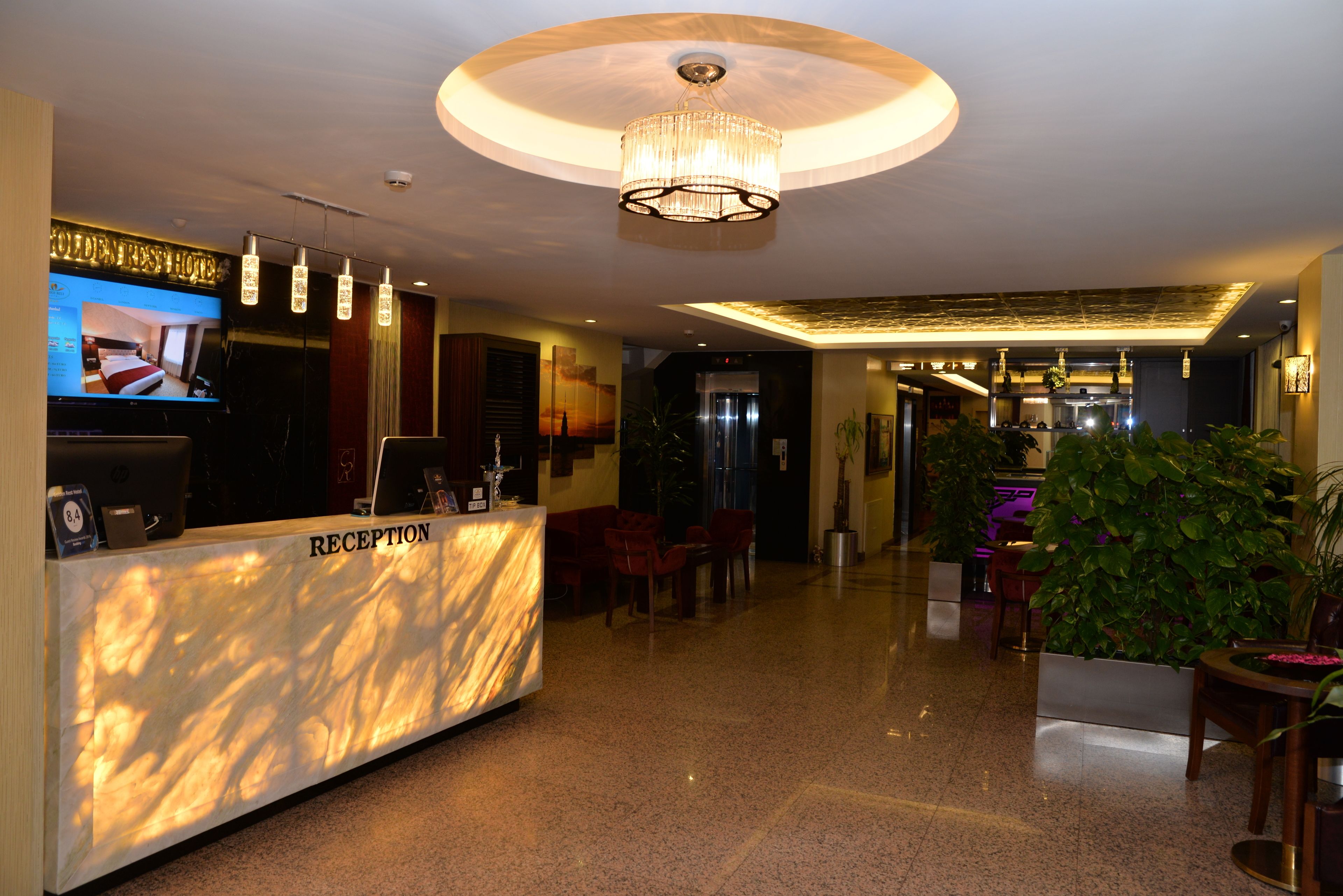 Golden Siyav Hotel