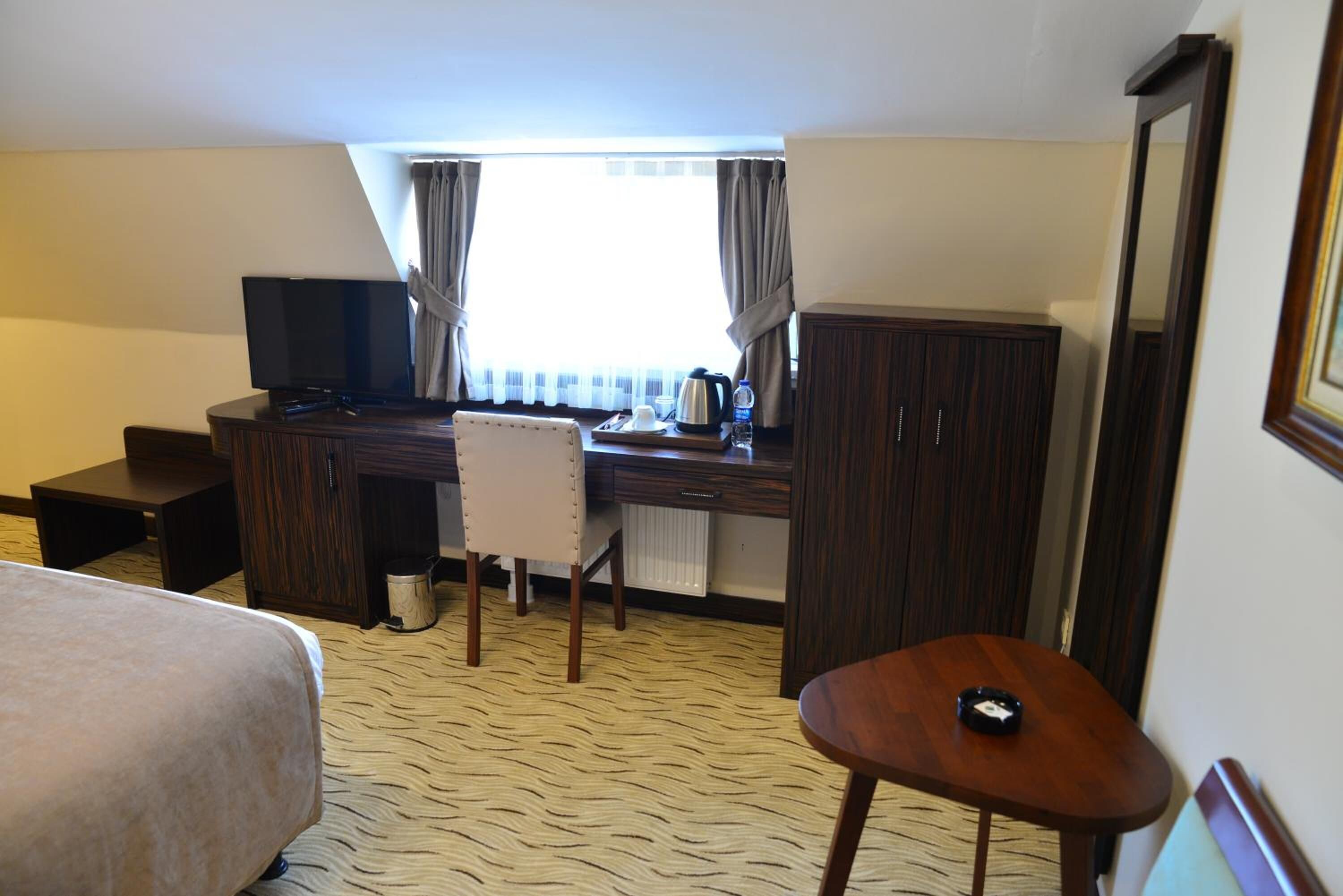 Golden Siyav Hotel