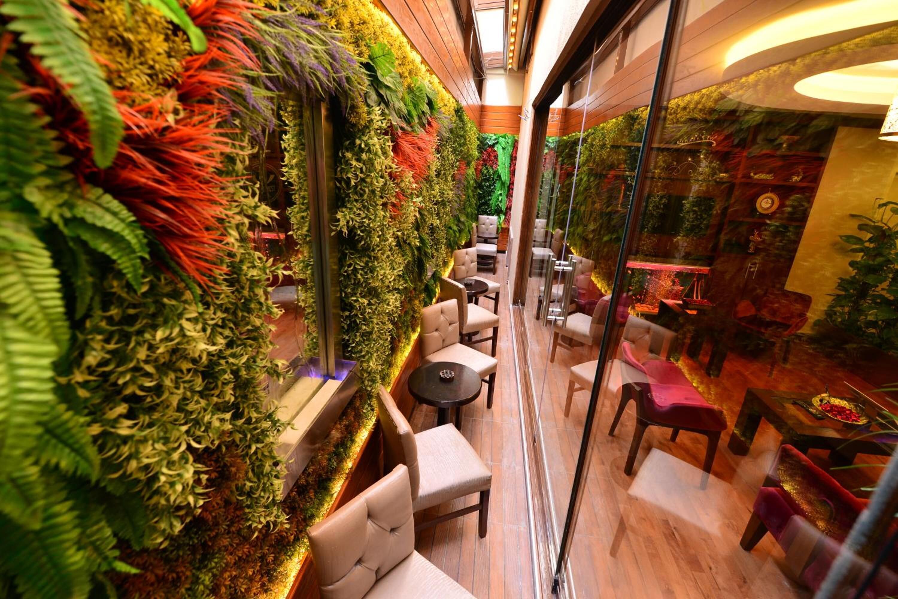 Golden Siyav Hotel