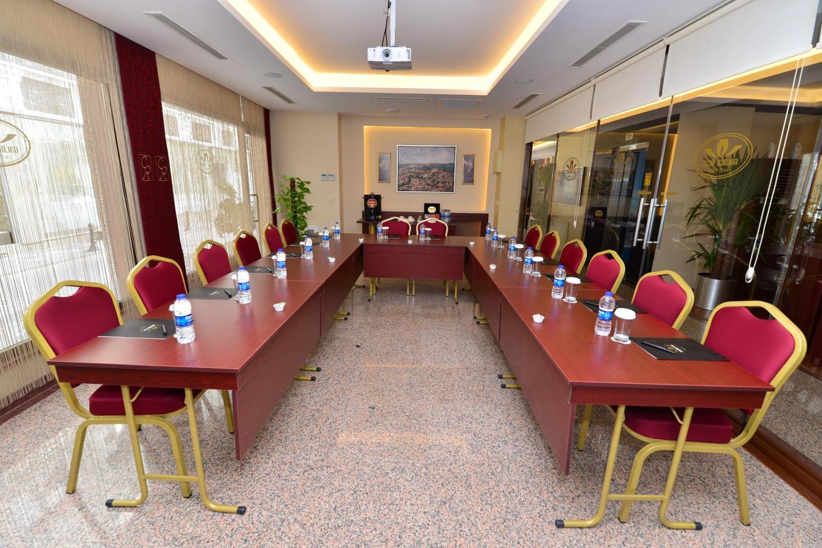 Golden Siyav Hotel