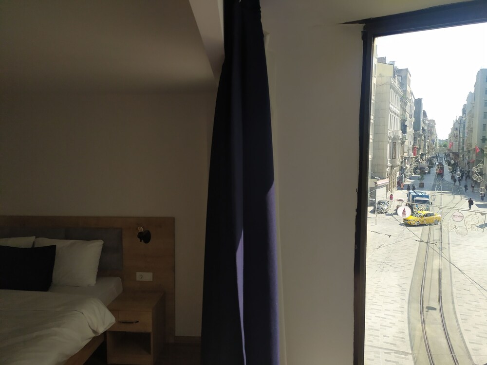 Golden Street Hotel