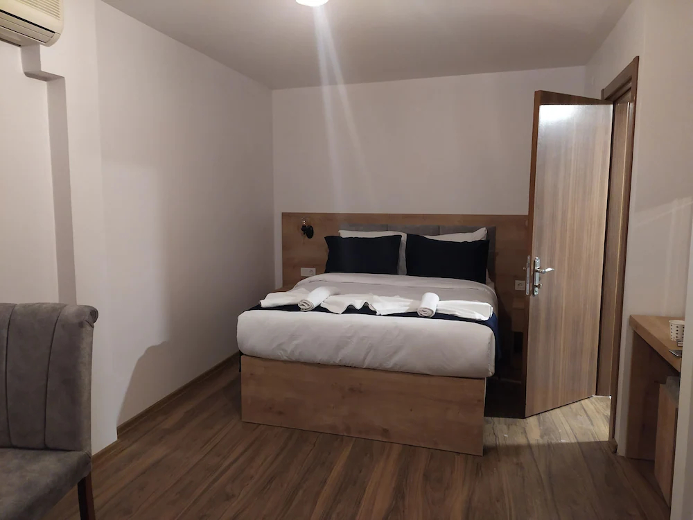 Golden Street Hotel