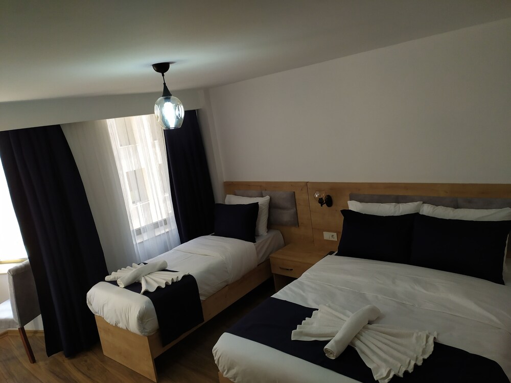 Golden Street Hotel