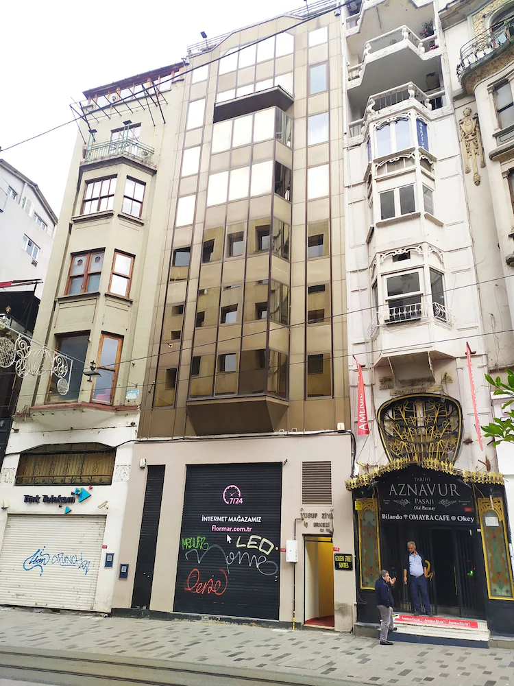 Golden Street Hotel