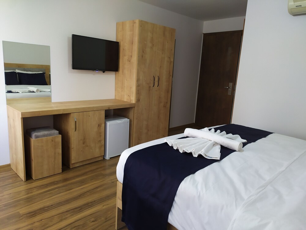 Golden Street Hotel