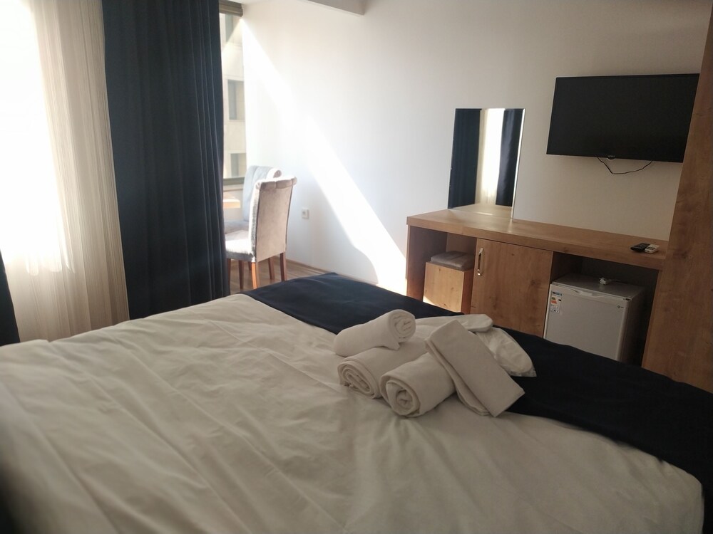 Golden Street Hotel
