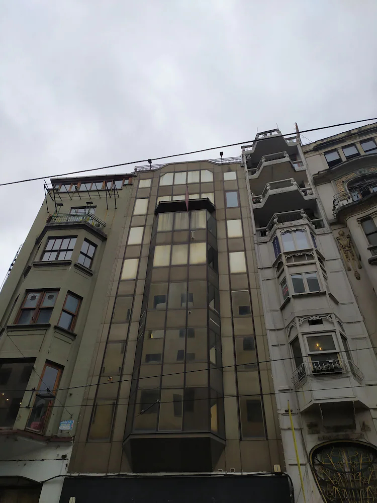 Golden Street Hotel