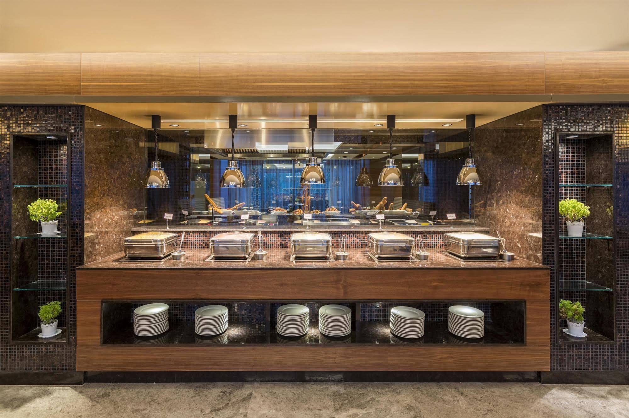 Golden Tulip Istanbul Bayrampasa