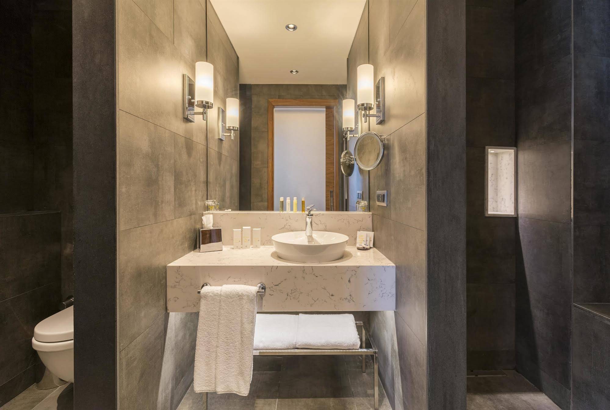 Golden Tulip Istanbul Bayrampasa