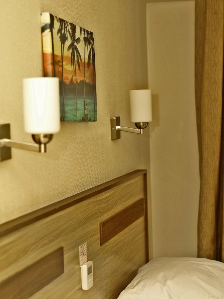 Gold Hotel