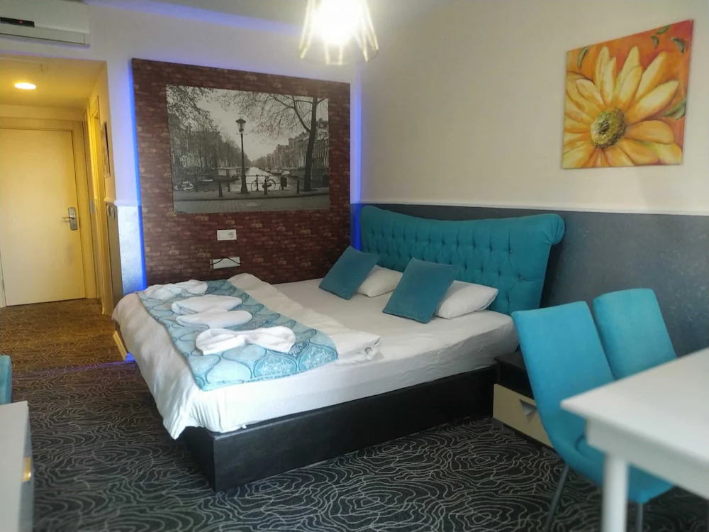 Gold Suite