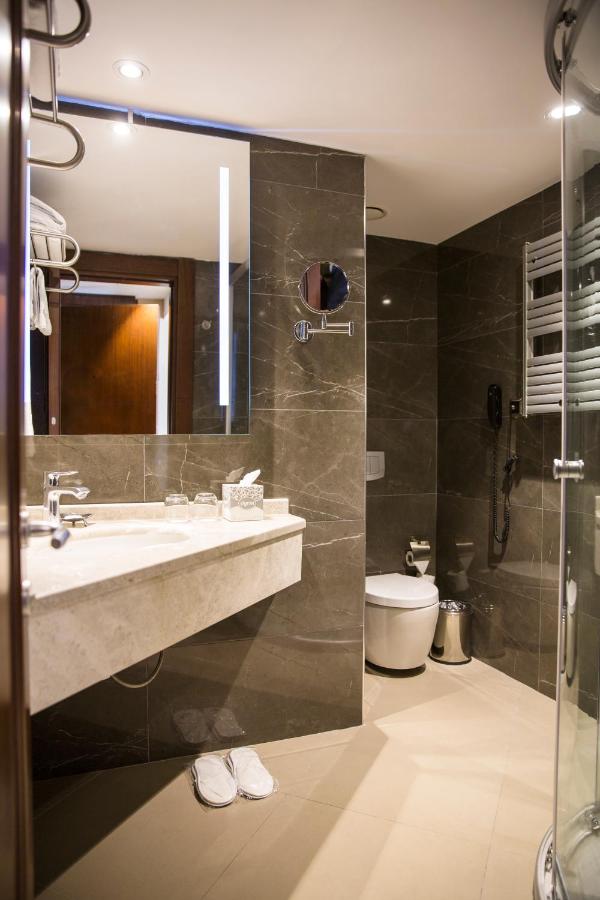 Grand Aras Hotel & Suites