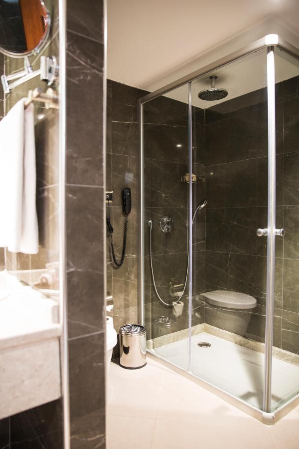 Grand Aras Hotel & Suites