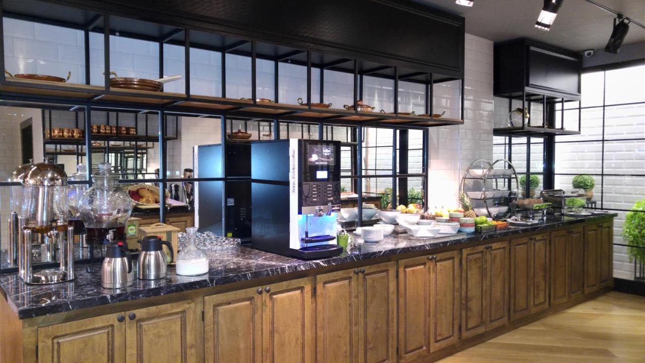 Grand Aras Hotel & Suites