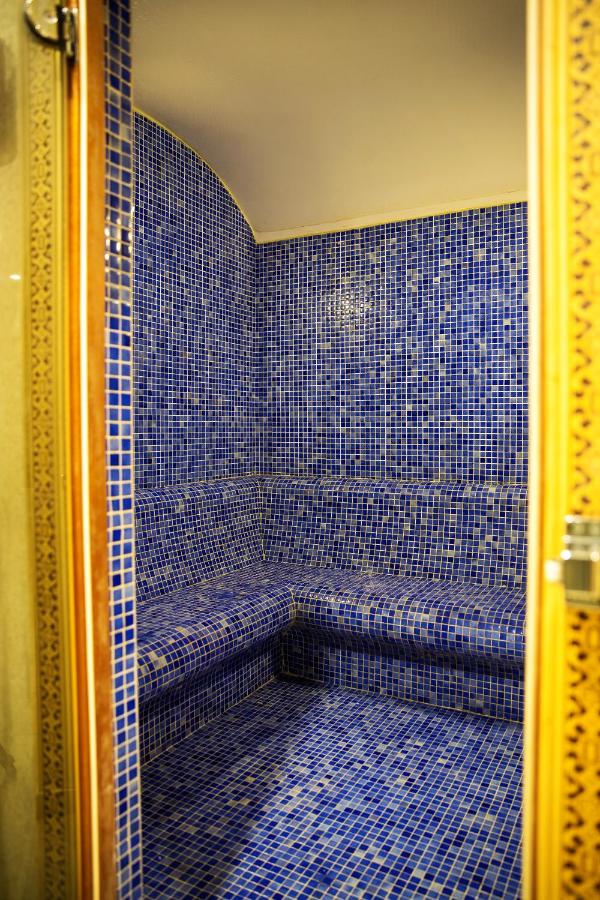 Grand Aras Hotel & Suites