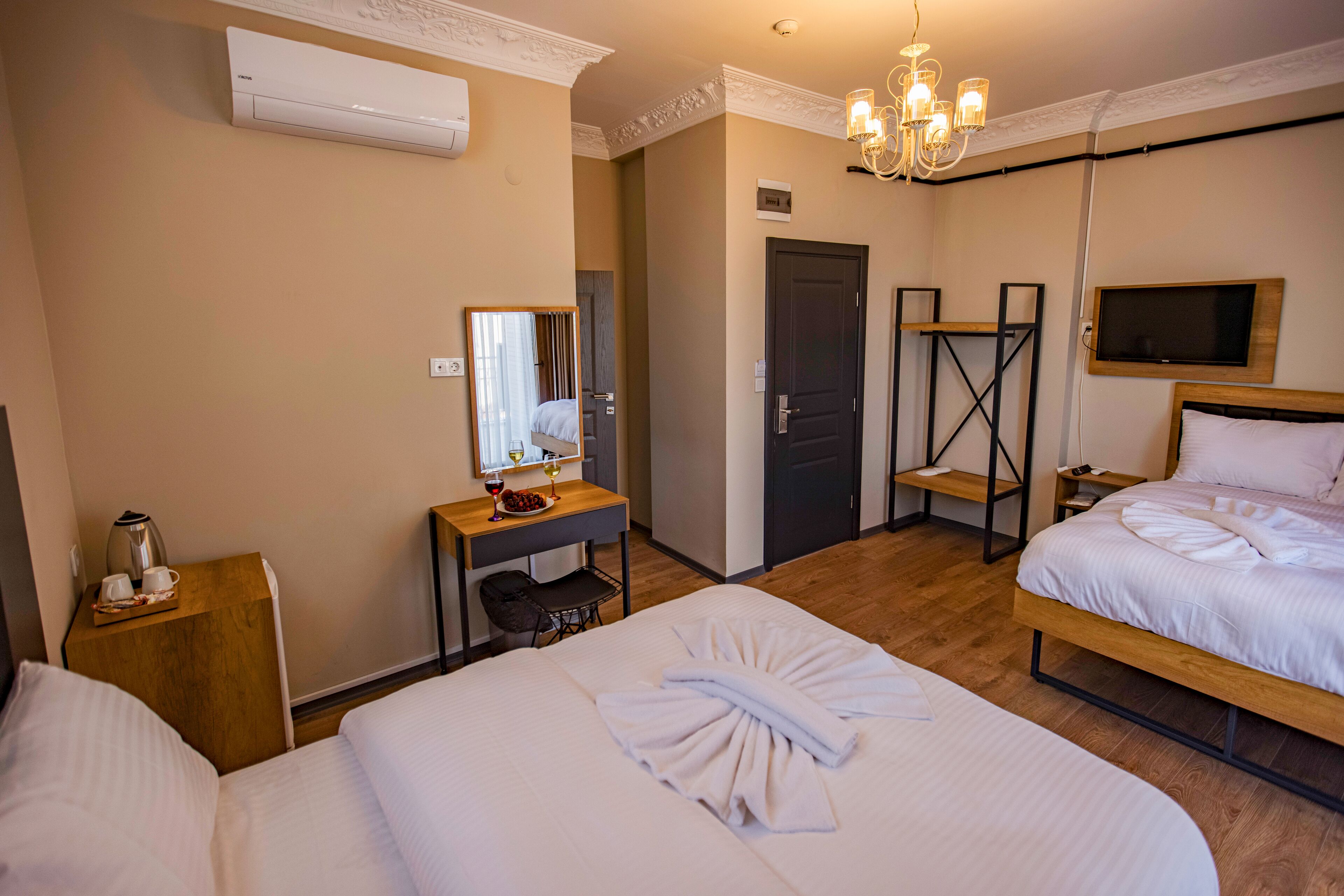 Grand Balyan Hotel & Restaurant