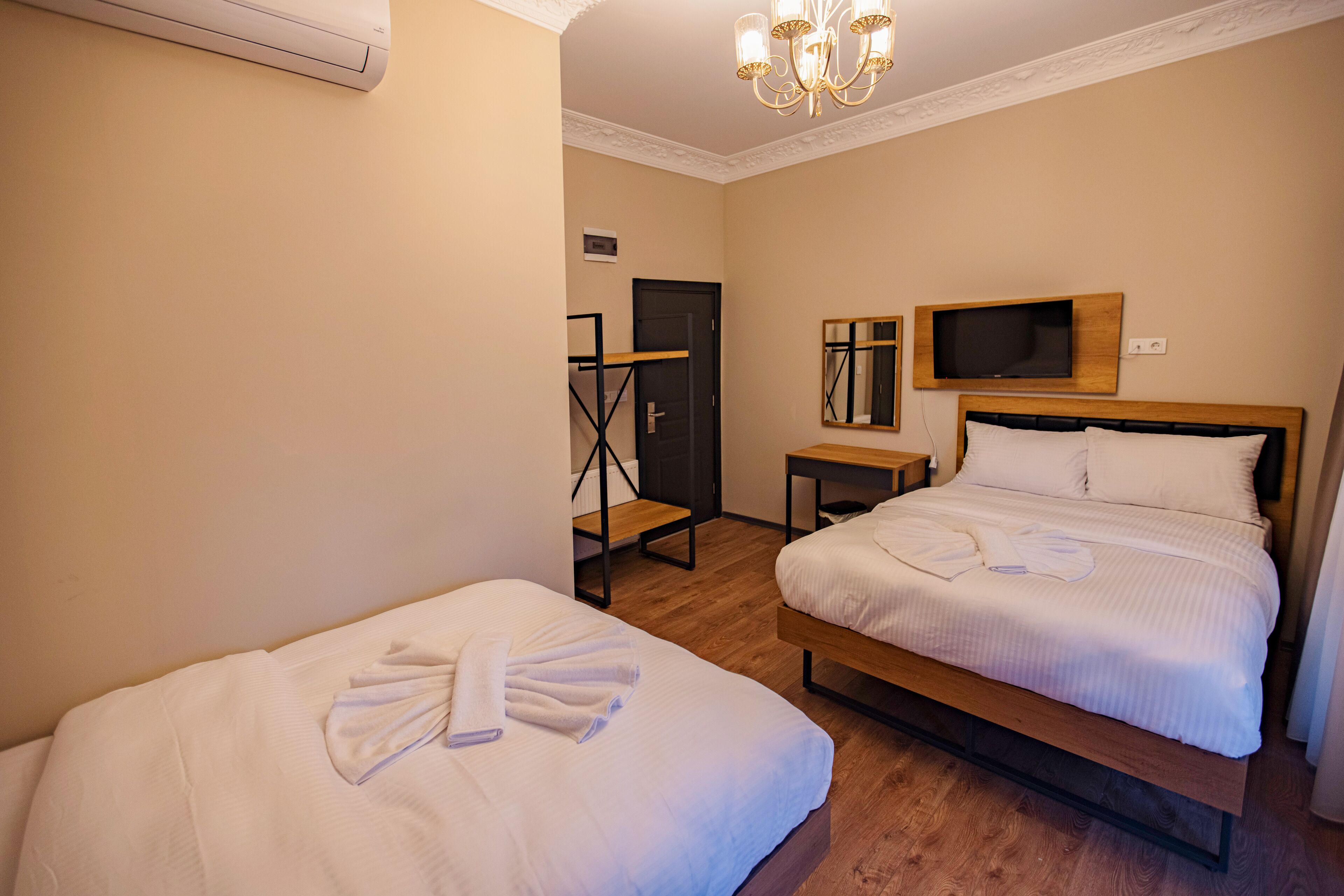 Grand Balyan Hotel & Restaurant