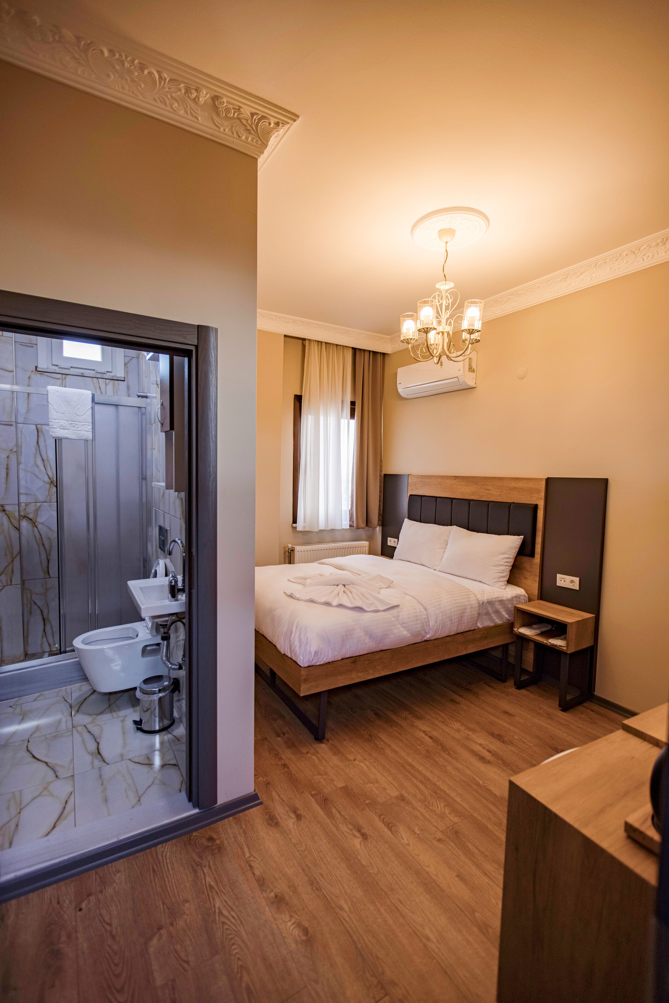 Grand Balyan Hotel & Restaurant