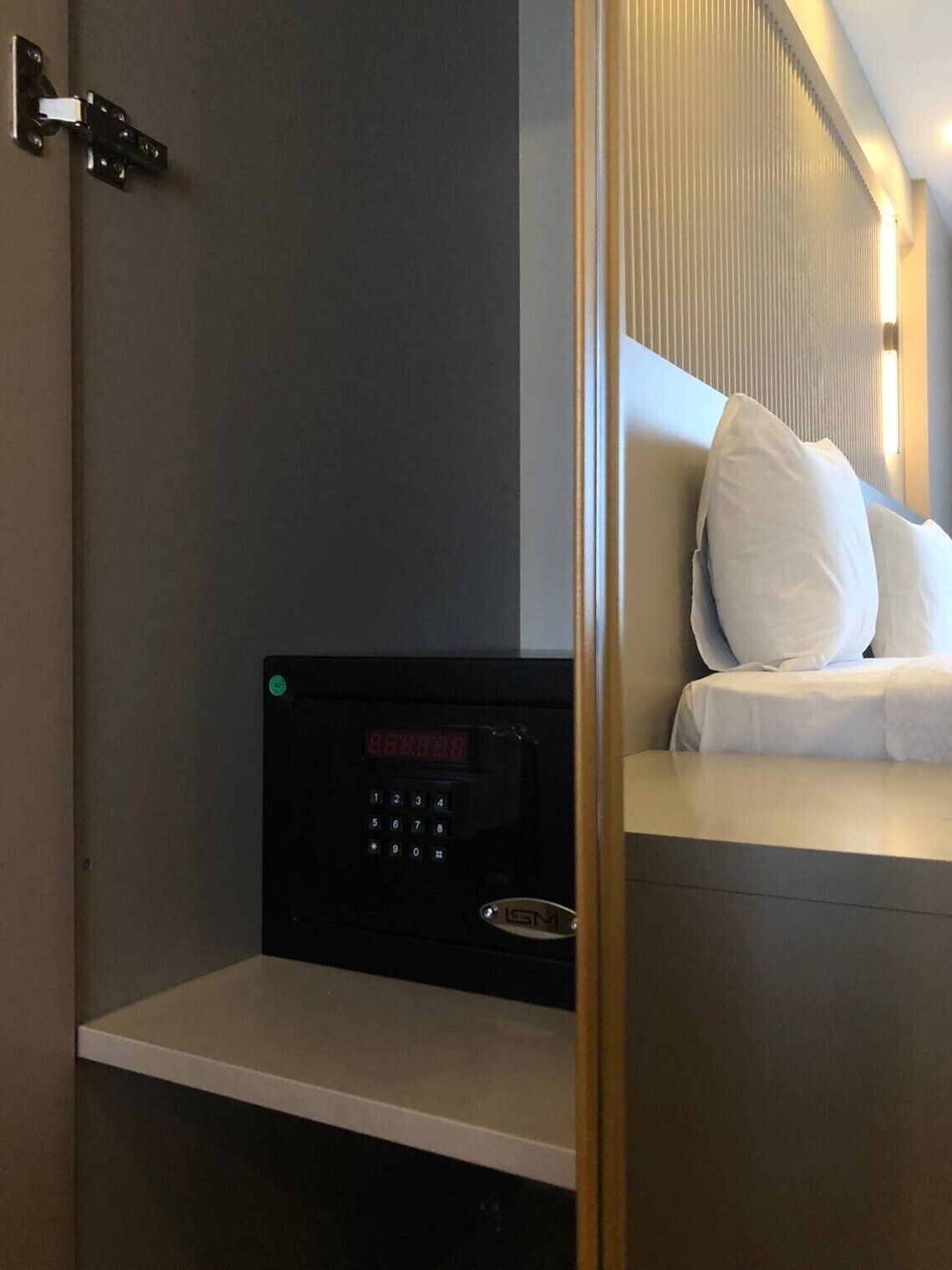 Grand Iska Hotel