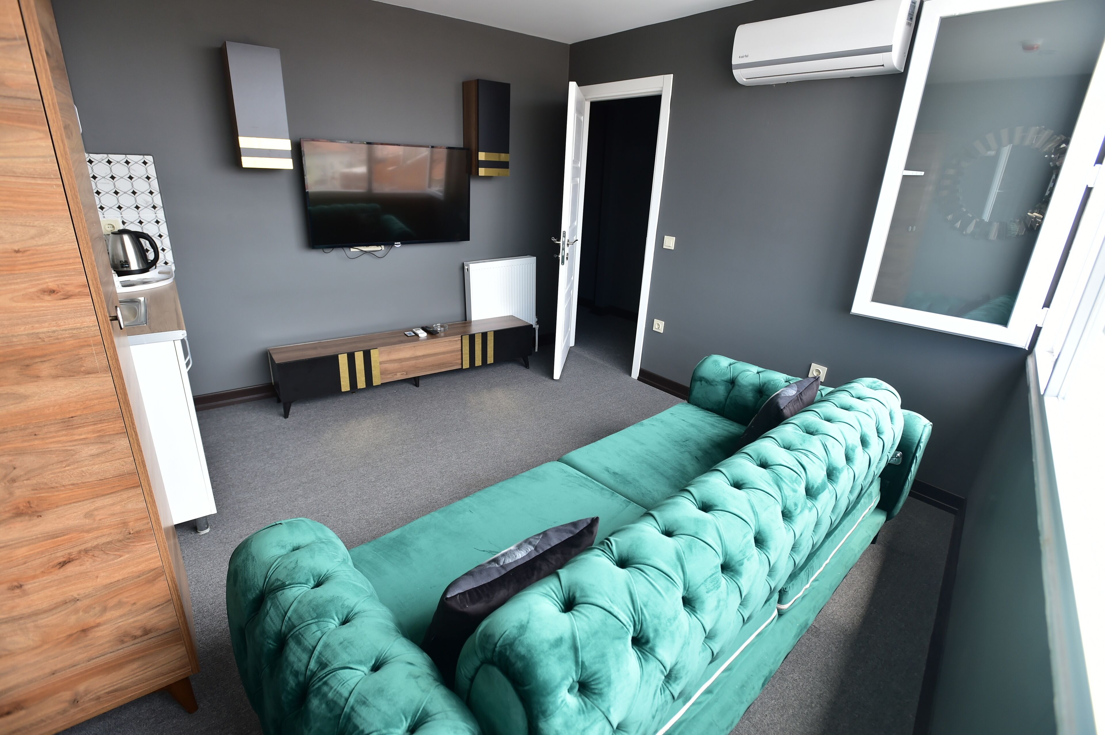 Grand Lara Hotel & Apartments