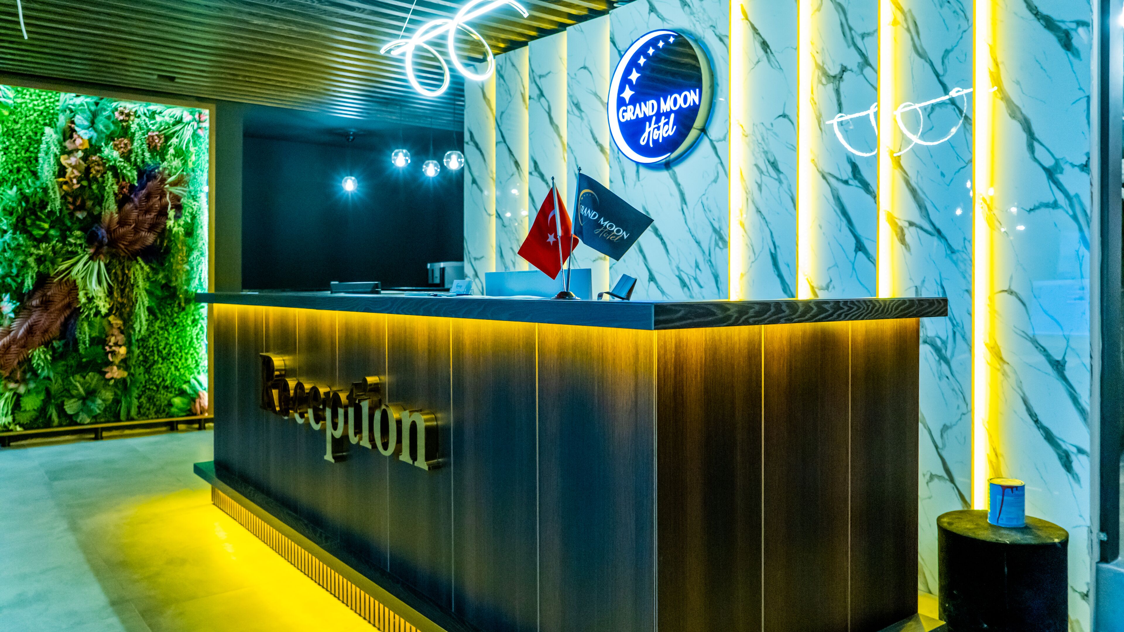Grand Moon Hotel