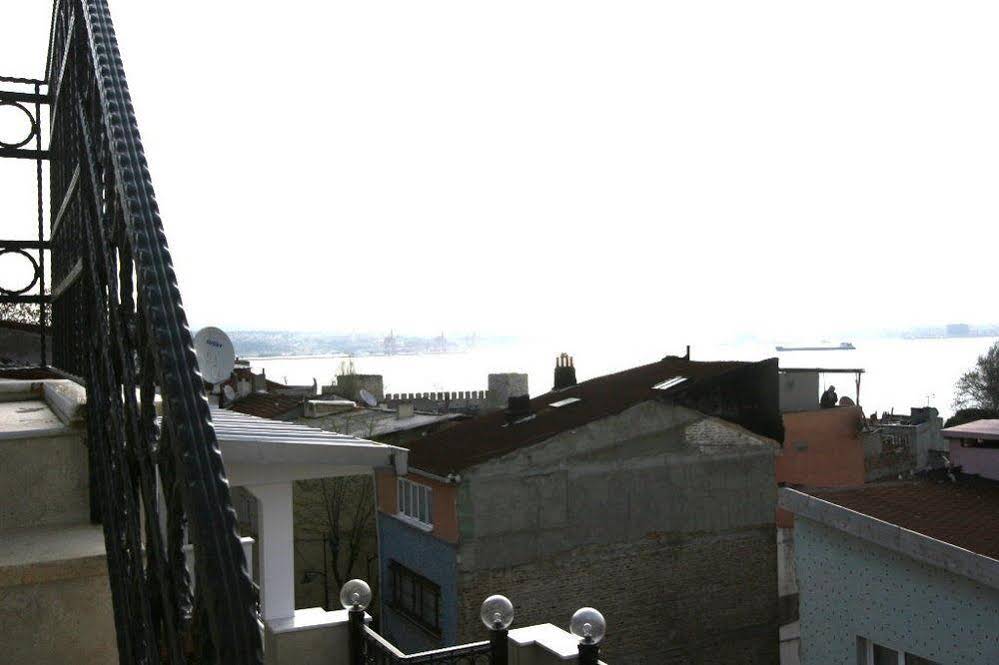 Grand Peninsula Hotel