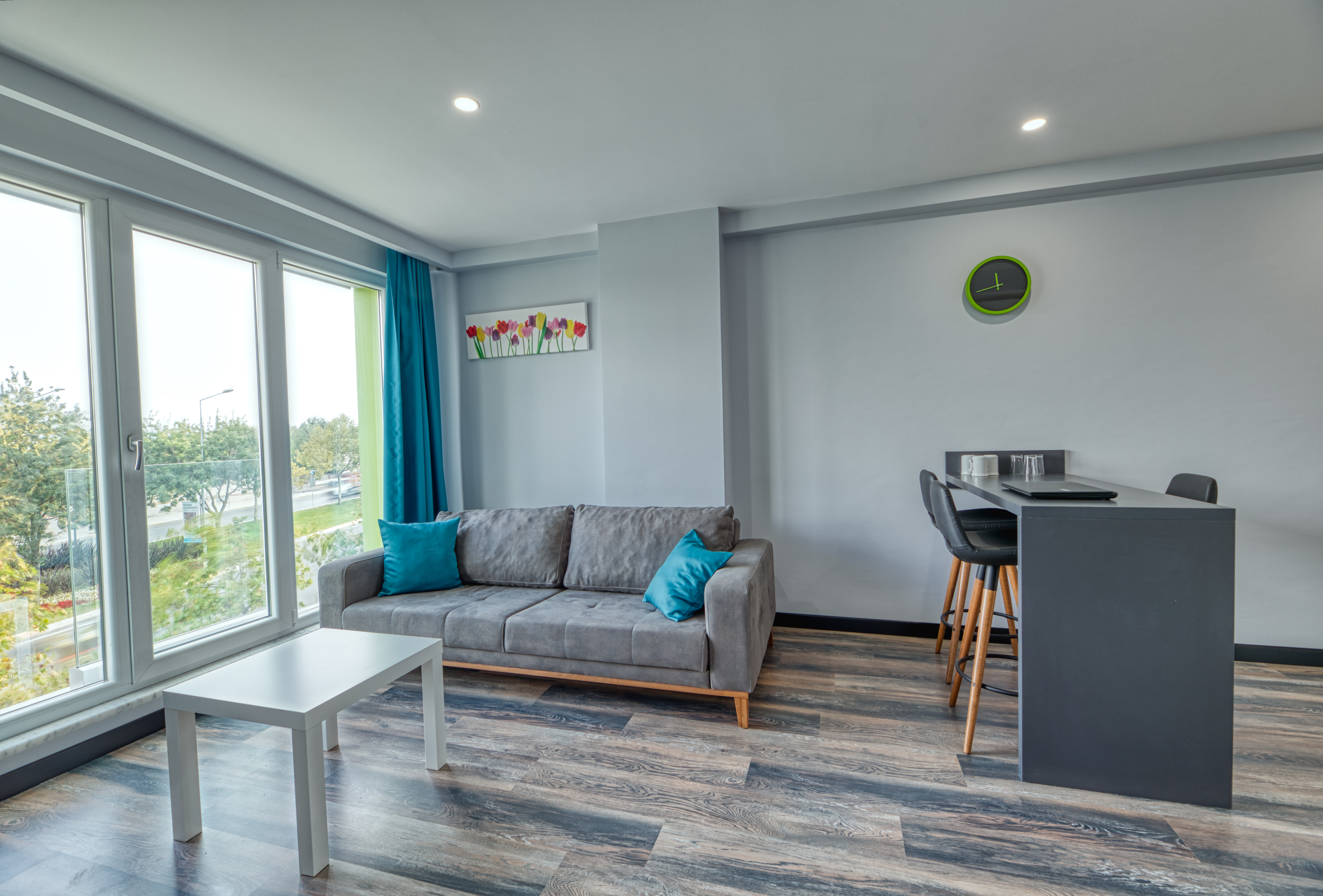 Gris & Verde Suite Hotel