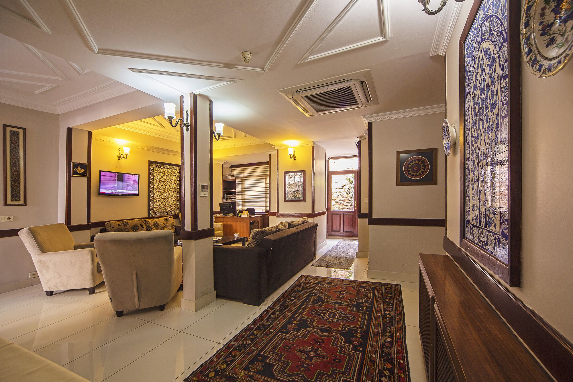 Hippodrome Hotel