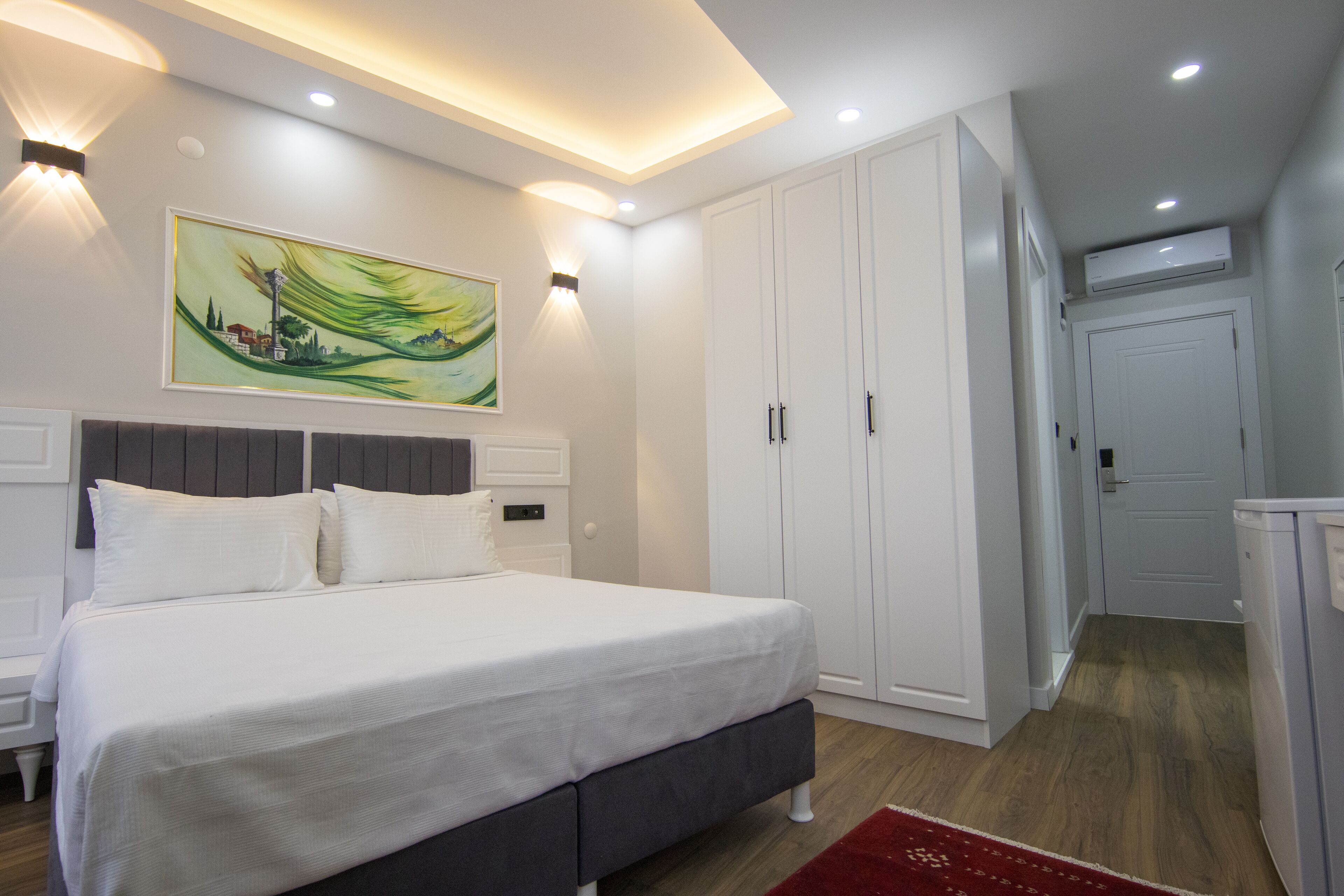 Hodegon Suite