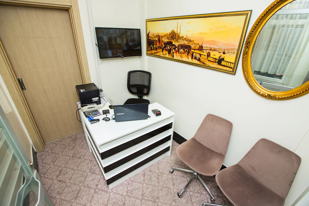 Honey Hotel