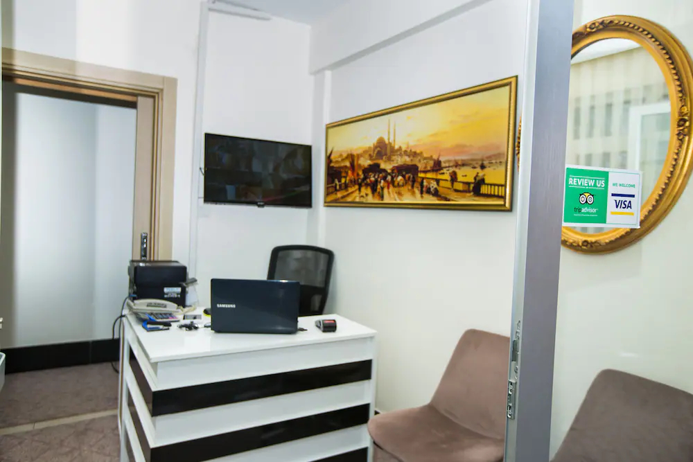 Honey Hotel