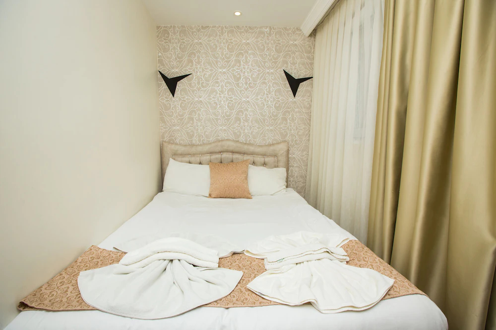 Honey Hotel