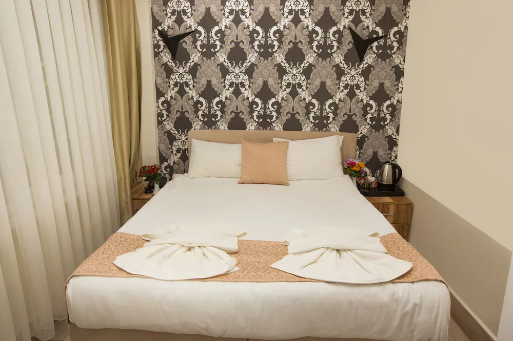 Honey Hotel
