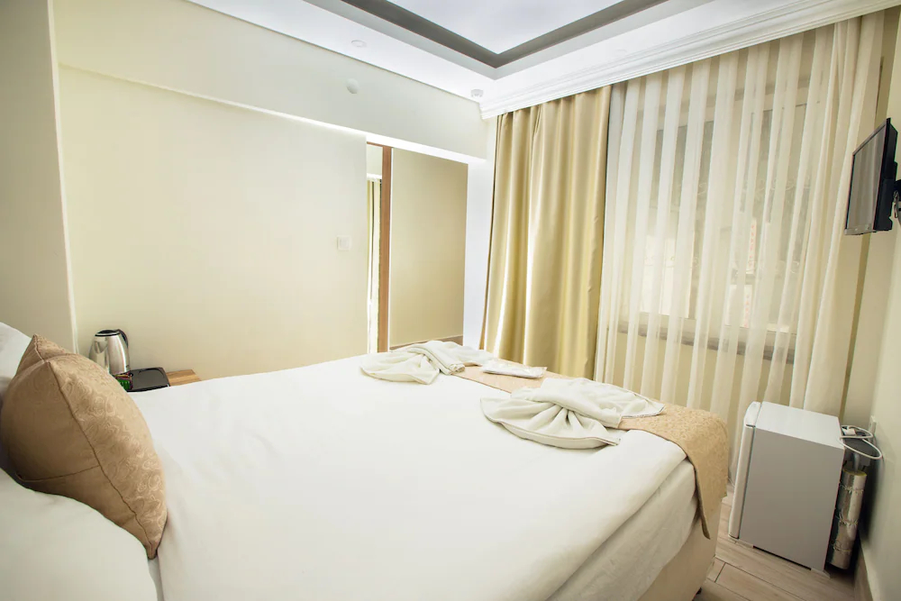Honey Hotel