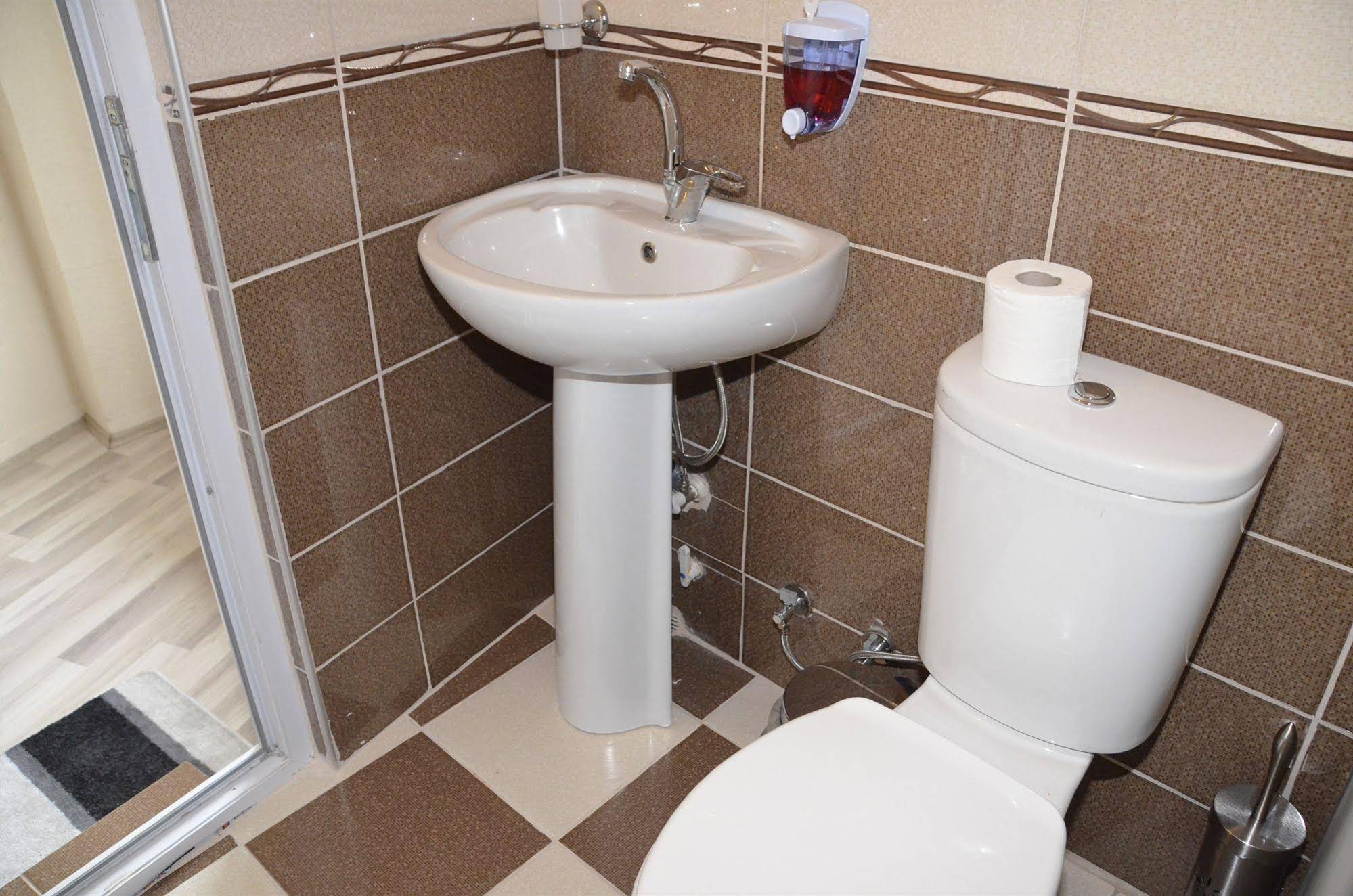 Erenler HoTeL & HosTeL