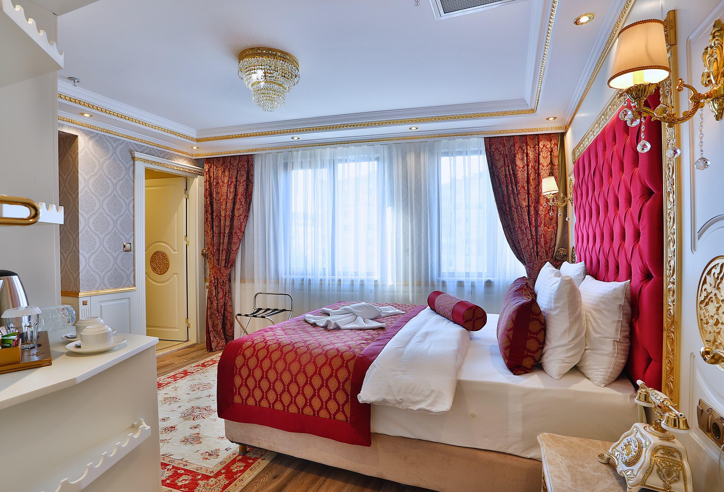 Hotel Emirhan Palace