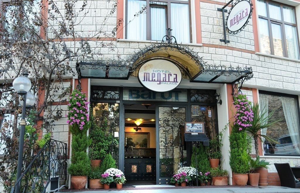 Hotel Megara Palace