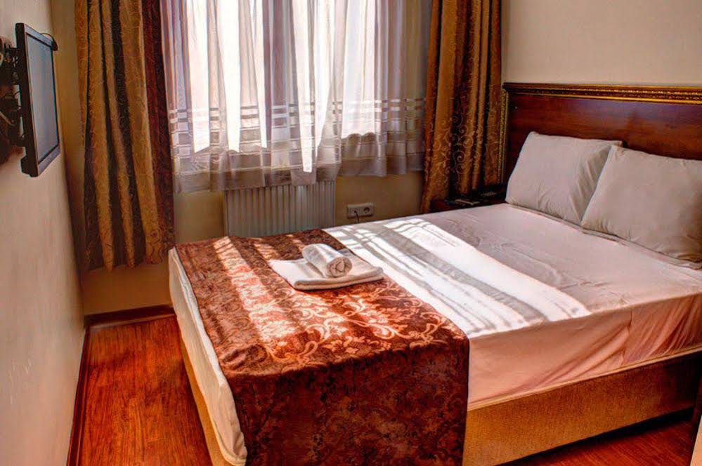 Hotel Real Life