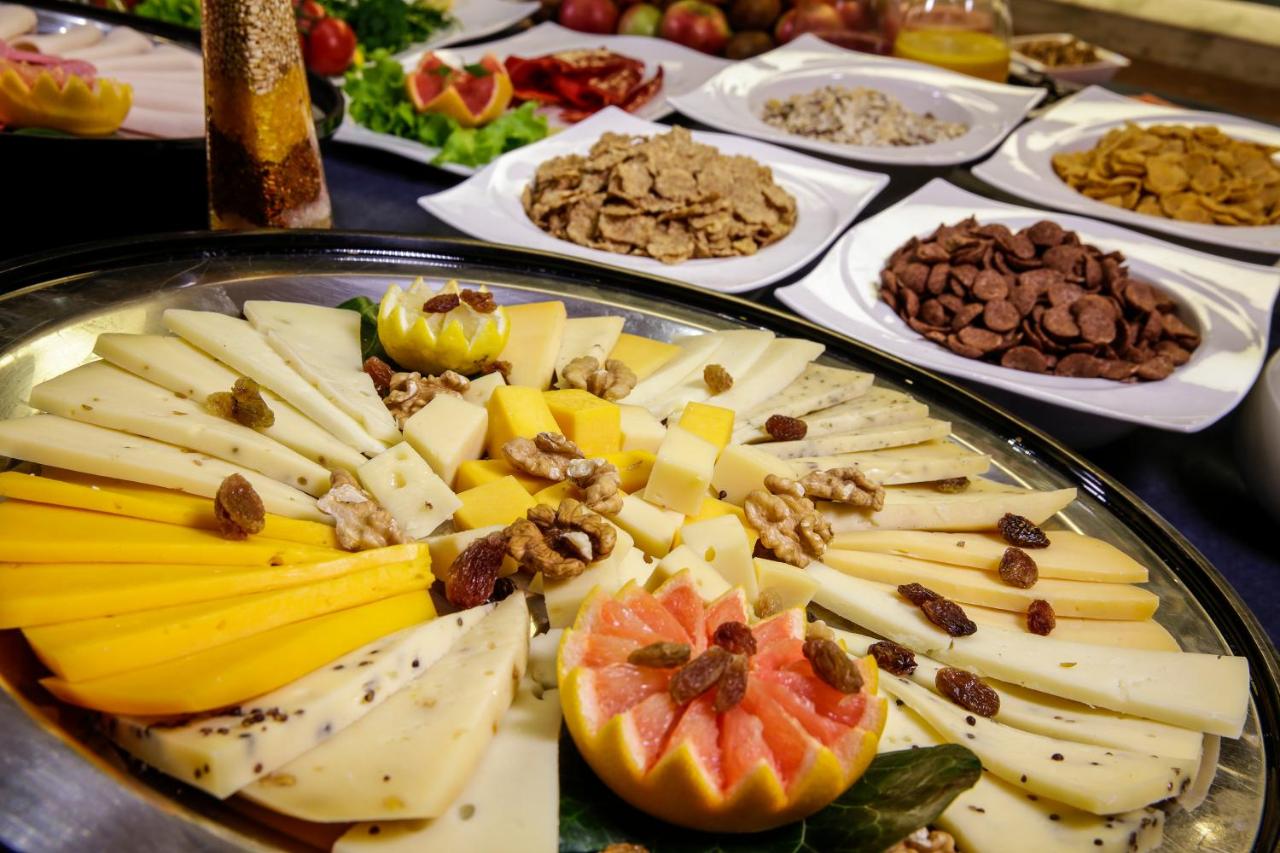 Housez Suites & Apartments