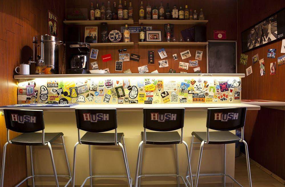 Hush Hostel Lounge