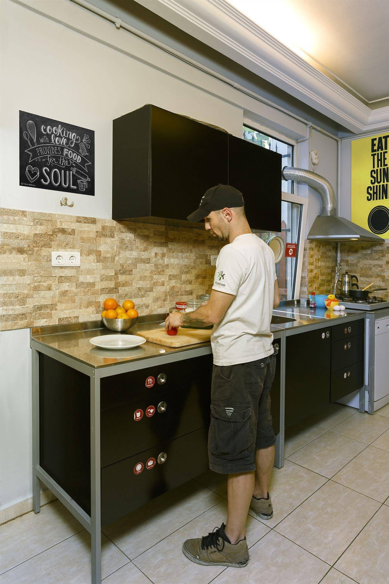 Hush Hostel Lounge